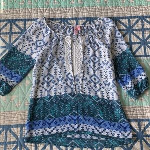 Junior’s Dolled Up Blouse, size M